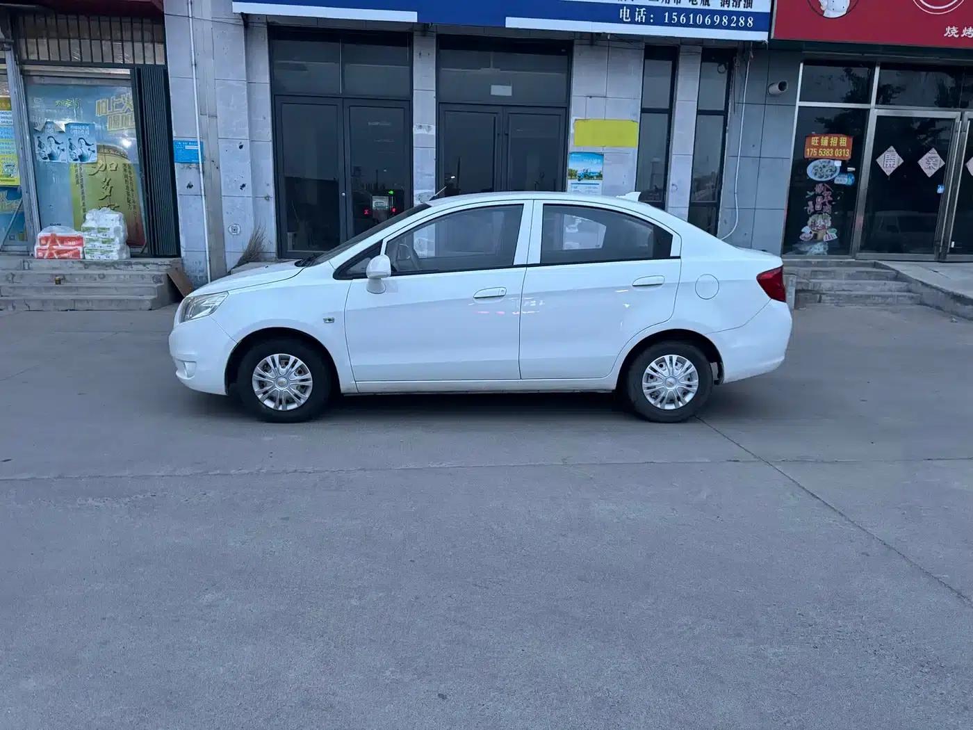 Chevrolet Sail 2013 Sedan 1.2L Manual Ideal Edition — миниатюра 2
