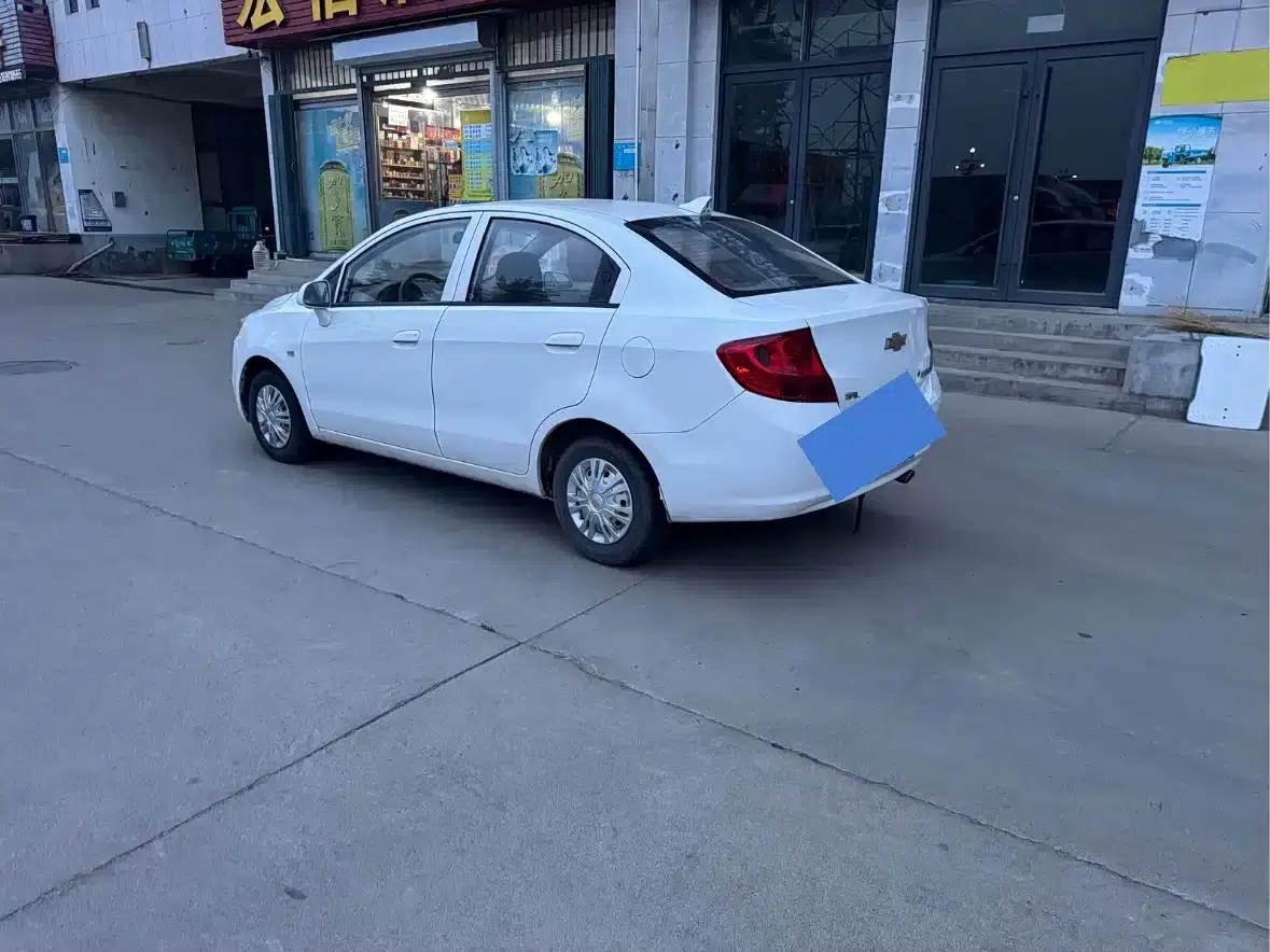 Chevrolet Sail 2013 Sedan 1.2L Manual Ideal Edition — миниатюра 3