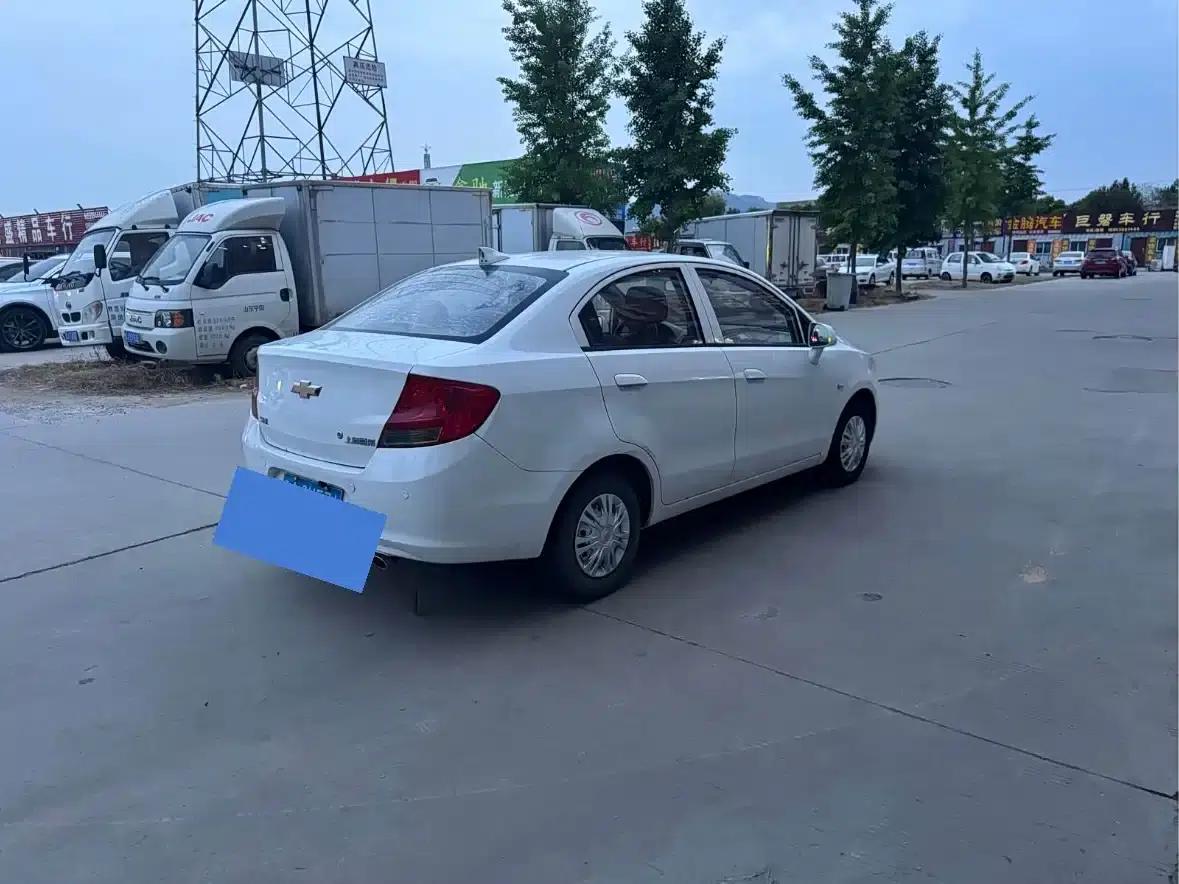 Chevrolet Sail 2013 Sedan 1.2L Manual Ideal Edition — миниатюра 4