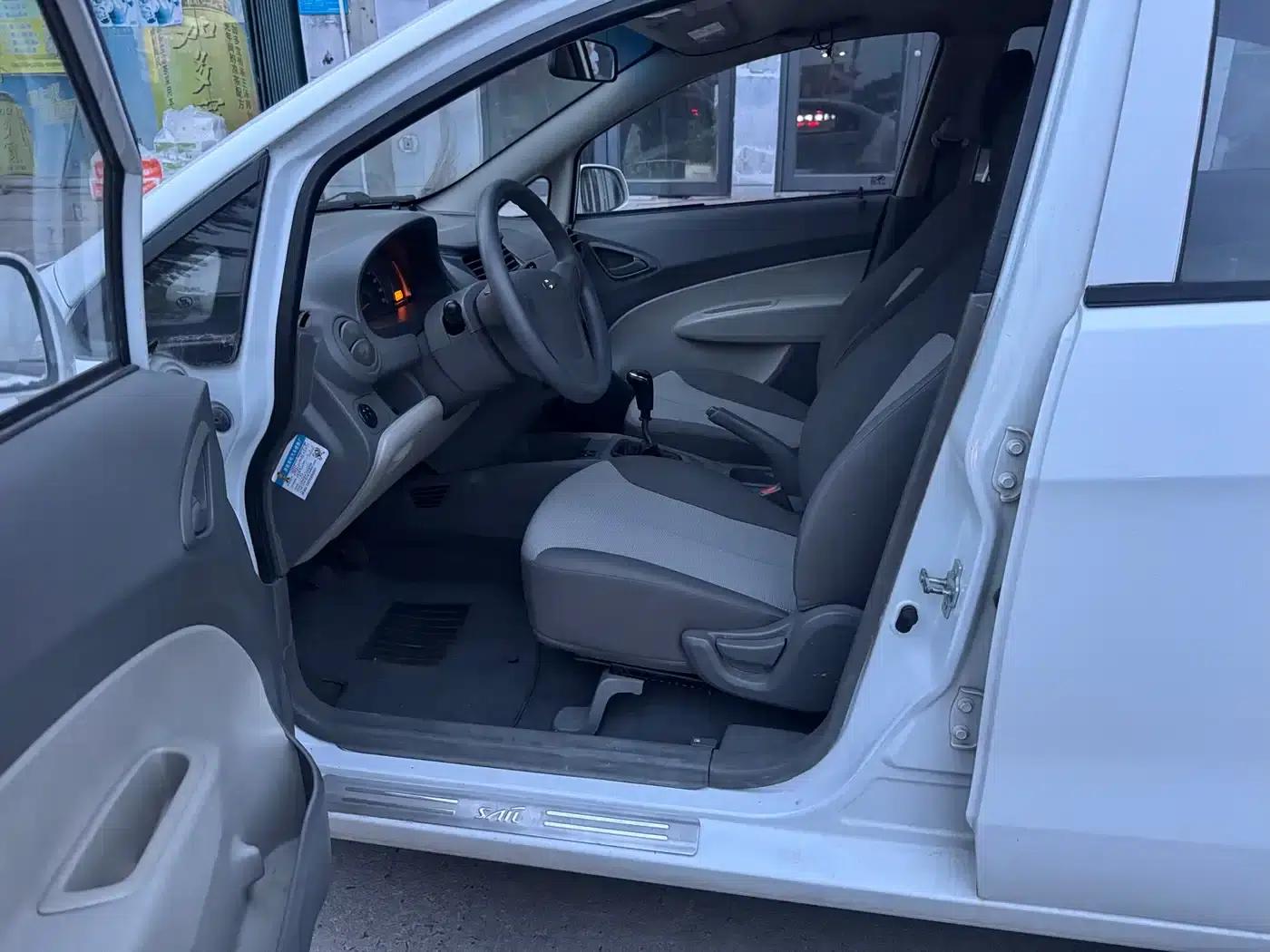 Chevrolet Sail 2013 Sedan 1.2L Manual Ideal Edition — миниатюра 6