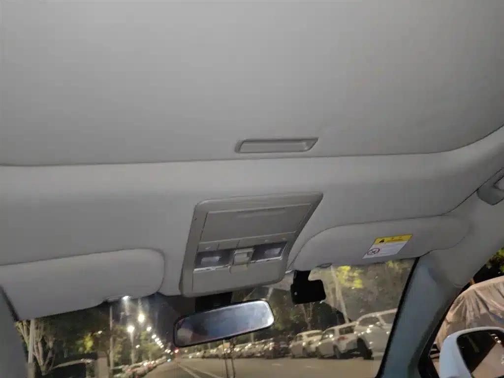 2015 Chevrolet Captiva 2.4L 4WD Flagship Edition 7-Seater — миниатюра 15