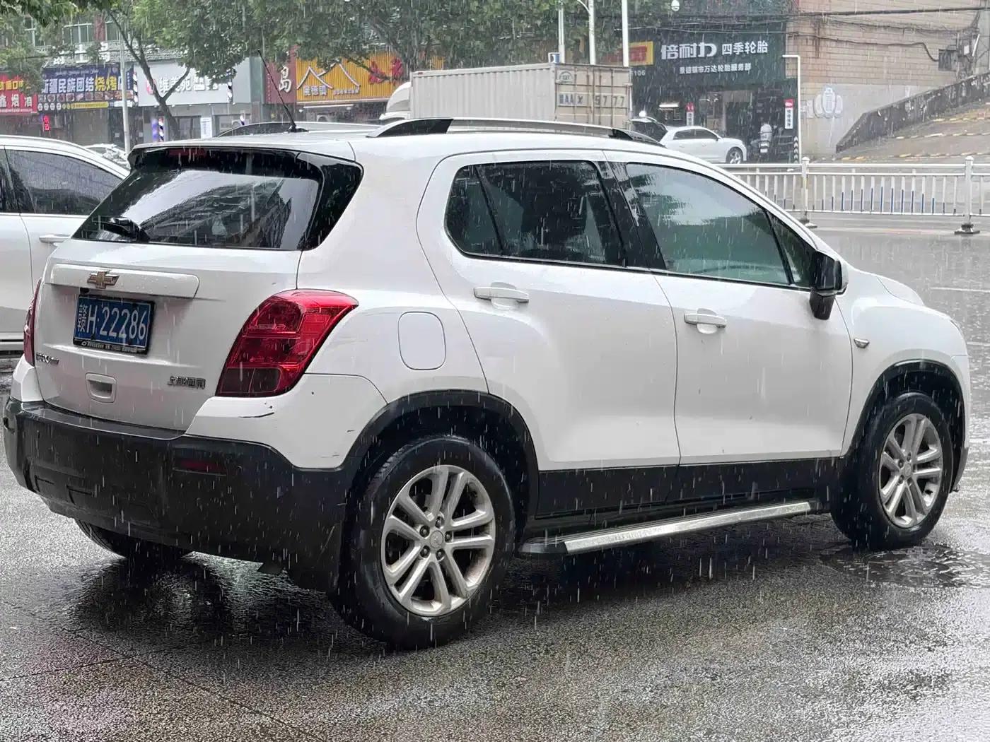 Chevrolet Trax 2016 1.4T Automatic 2WD Comfort Sunroof Edition — миниатюра 4