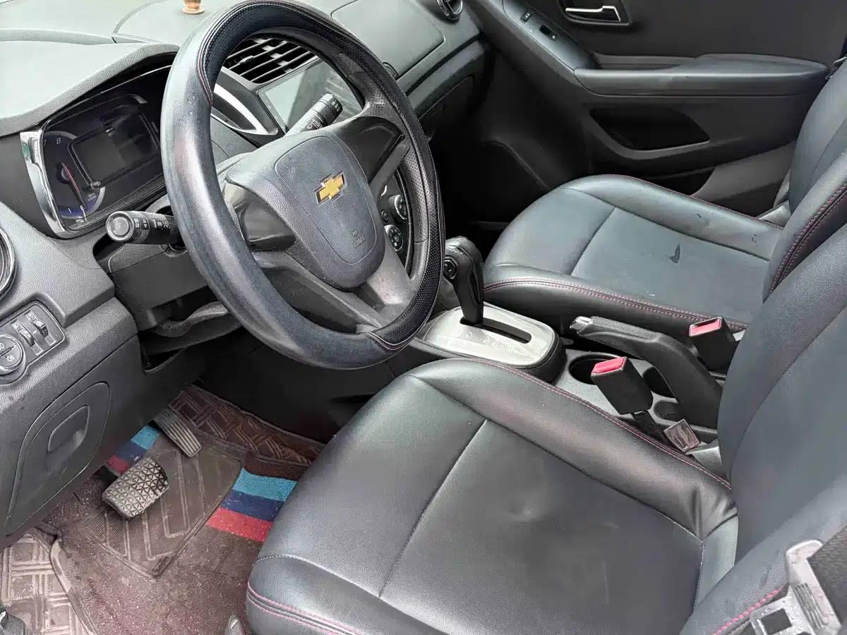 Chevrolet Trax 2016 1.4T Automatic 2WD Comfort Sunroof Edition — миниатюра 9