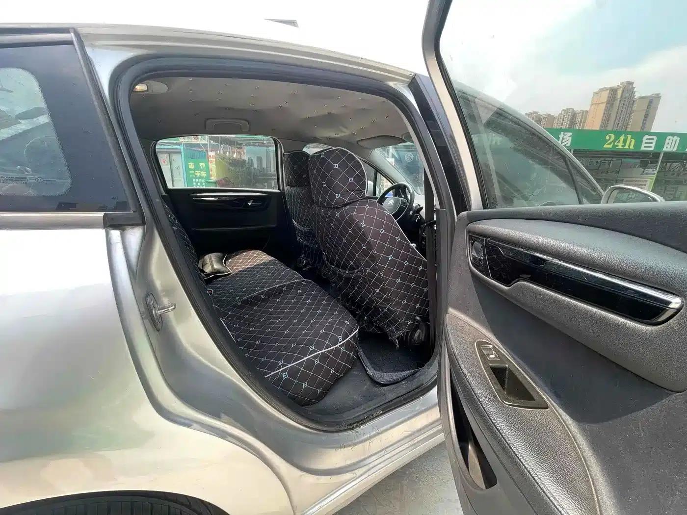 Citroën C4 2013 Sedan 1.6L Manual Premium Edition — миниатюра 5