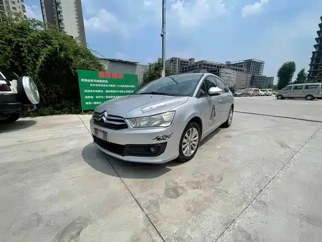 Citroën C4 2013 Sedan 1.6L Manual Premium Edition