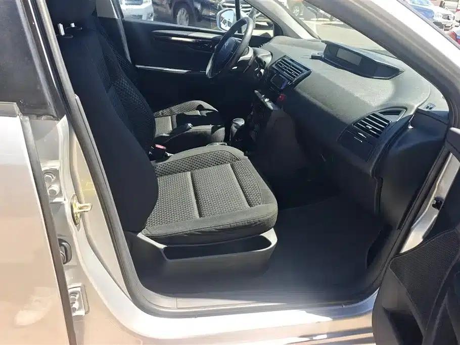 Citroën C4 2012 Sedan 2.0L Automatic Premium Edition — миниатюра 8