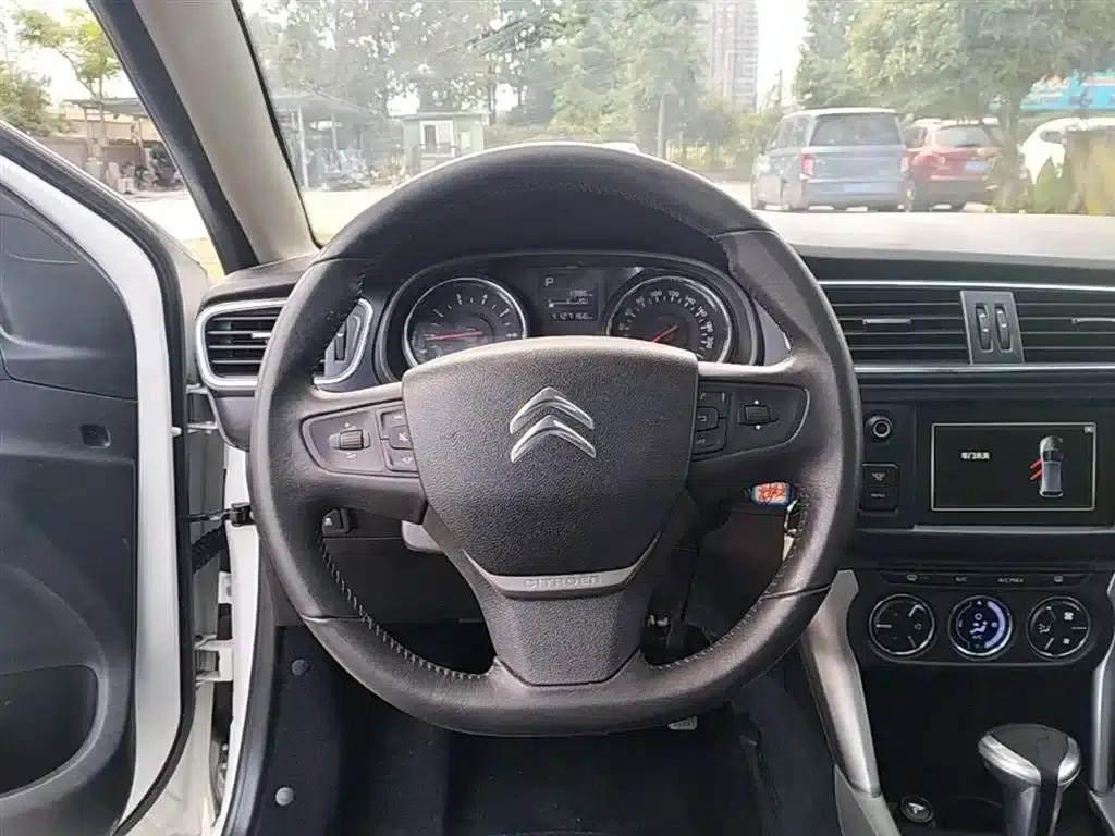 Citroën C3-XR 2015 1.6L Automatic Pioneer Edition — миниатюра 11