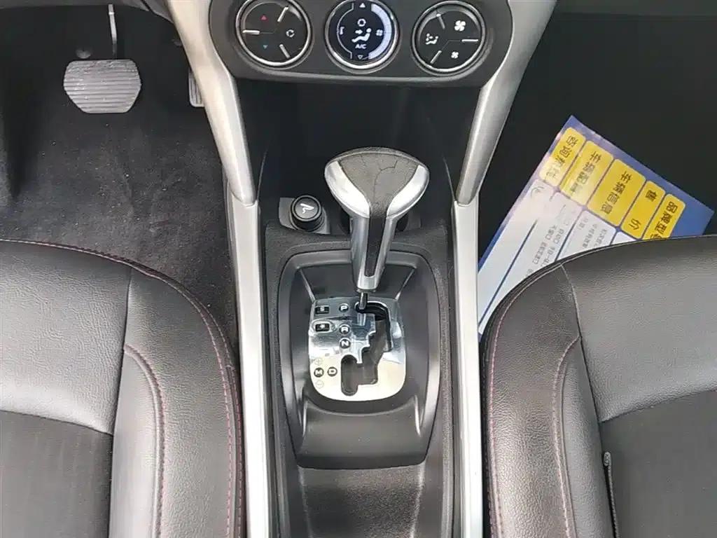 Citroën C3-XR 2015 1.6L Automatic Pioneer Edition — миниатюра 14