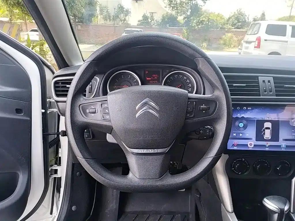 Citroën C3-XR 2018 1.6L Automatic Fashion Edition — миниатюра 11