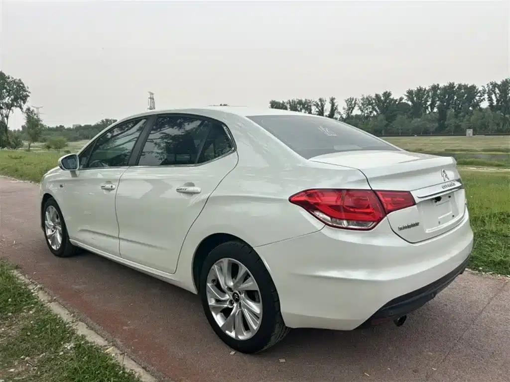 Citroën C4L 2015 1.6T Automatic Premium Edition — миниатюра 25
