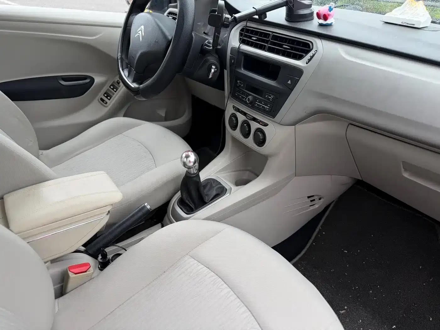 2014 Citroën Elysee 1.6L Manual Fashion Edition — миниатюра 3
