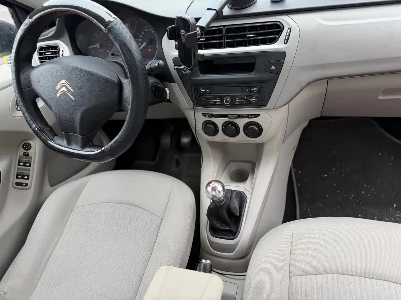 2014 Citroën Elysee 1.6L Manual Fashion Edition — миниатюра 4