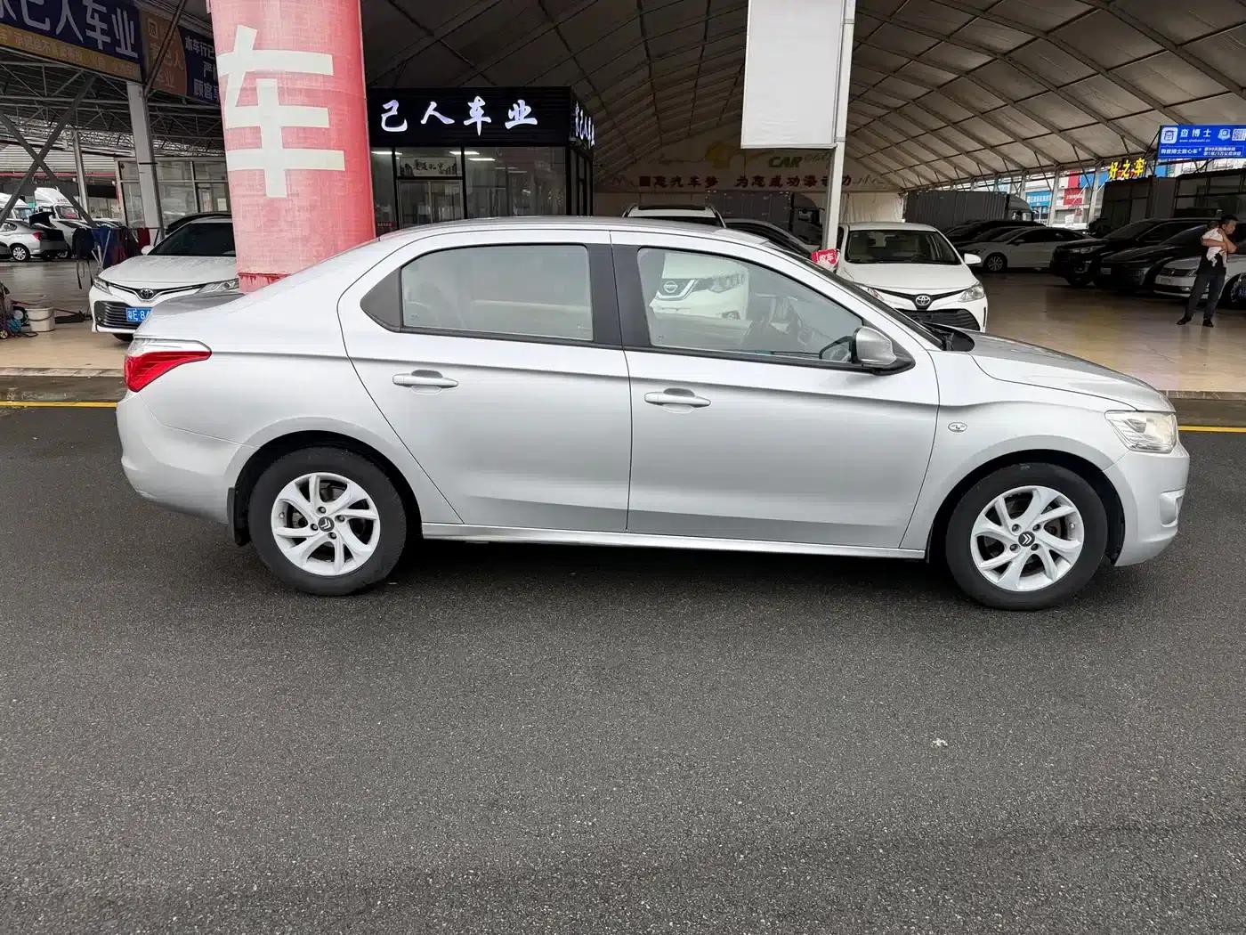 2014 Citroën Elysee 1.6L Automatic Fashion Edition — миниатюра 13