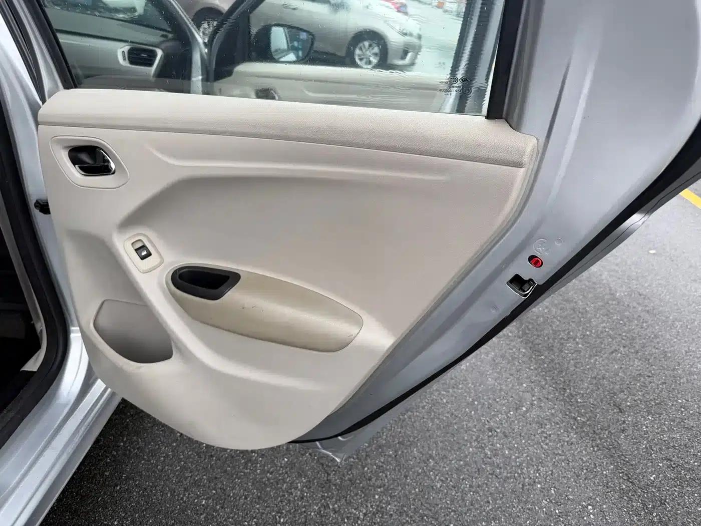 2014 Citroën Elysee 1.6L Automatic Fashion Edition — миниатюра 15
