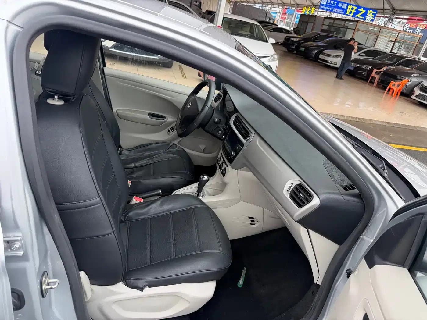 2014 Citroën Elysee 1.6L Automatic Fashion Edition — миниатюра 18