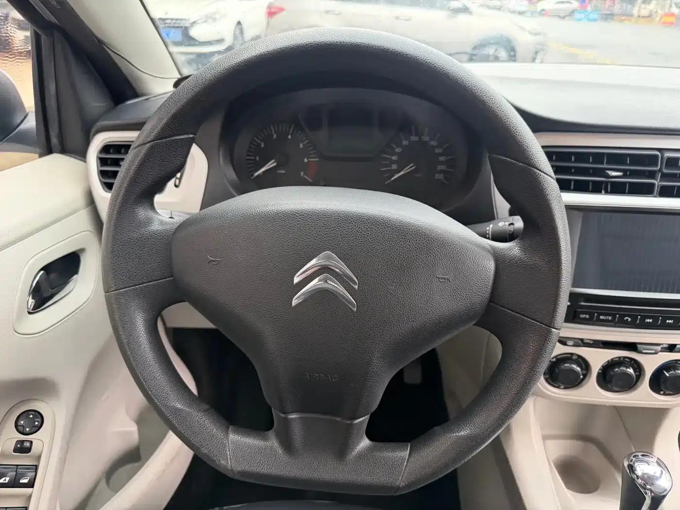 2014 Citroën Elysee 1.6L Automatic Fashion Edition — миниатюра 25