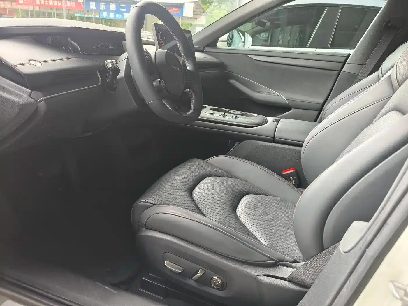 Xiaomi SU7 2024 Rear-Wheel Drive Standard Founder Edition — миниатюра 2
