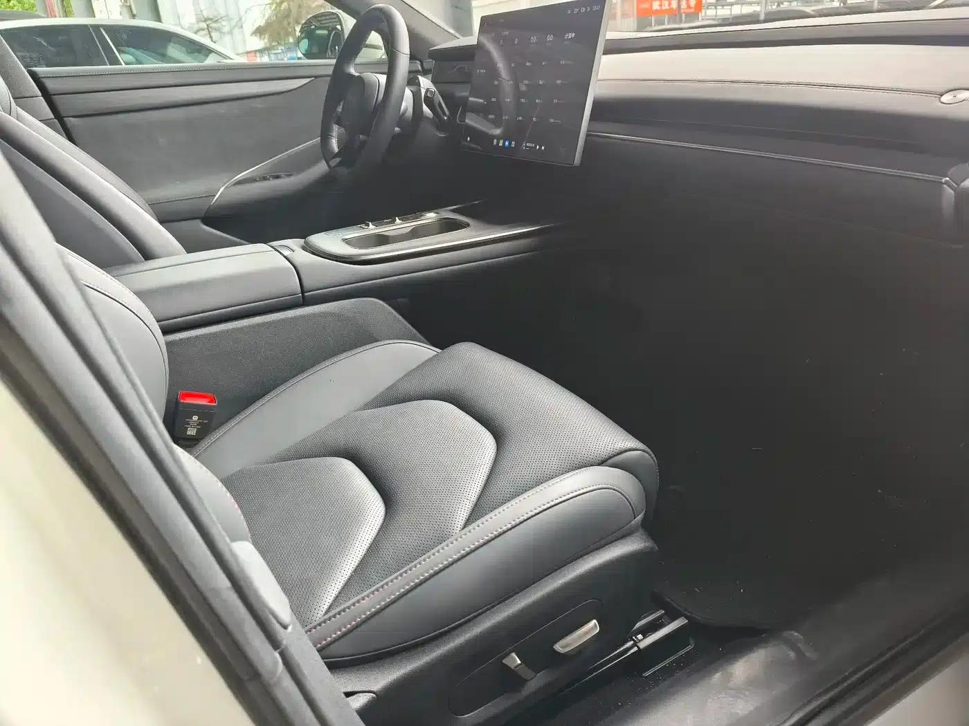Xiaomi SU7 2024 Rear-Wheel Drive Standard Founder Edition — миниатюра 6