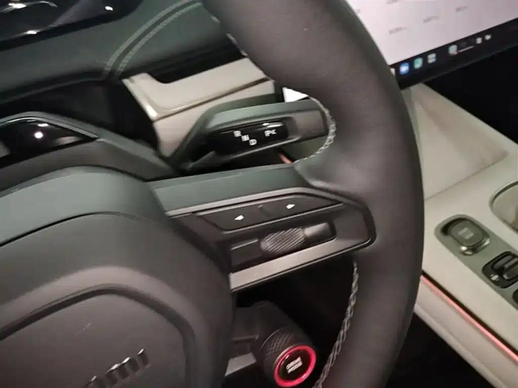 Xiaomi SU7 2024 Rear-Wheel Drive Long Range Advanced Intelligent Driving Pro Edition — миниатюра 14