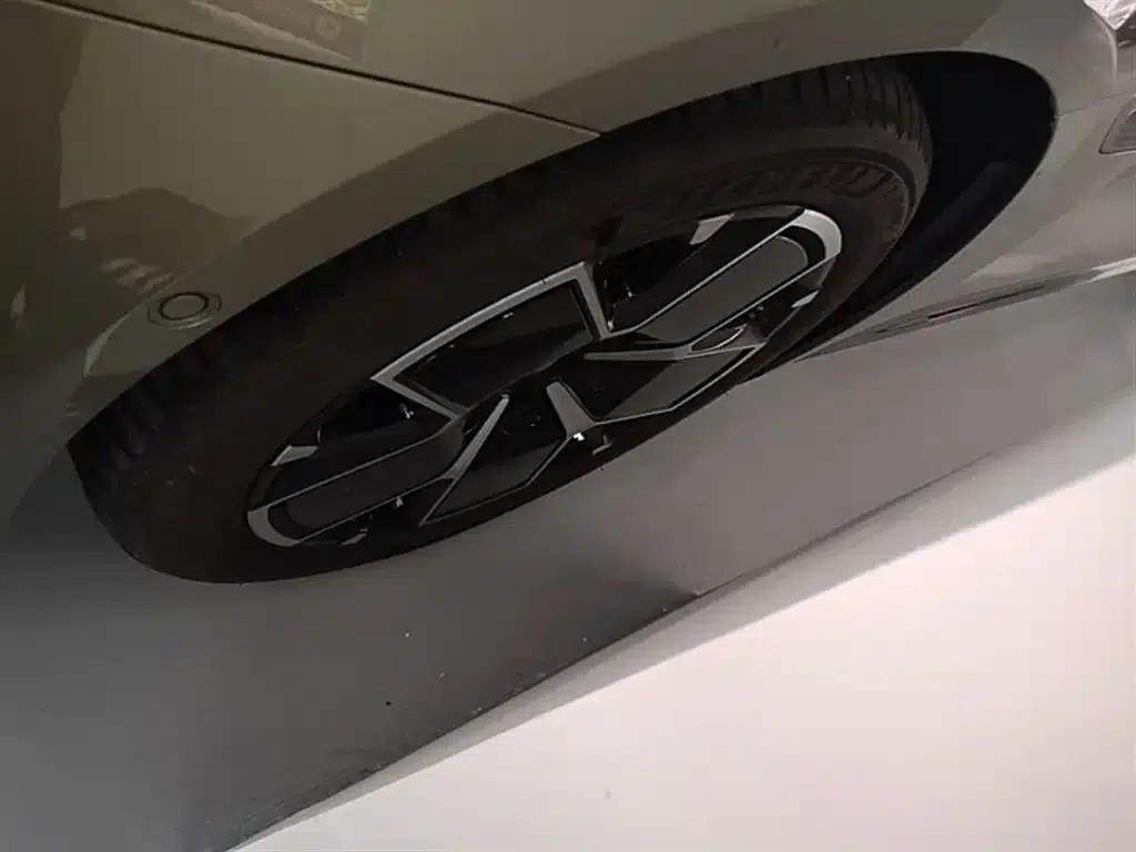 Xiaomi SU7 2024 Rear-Wheel Drive Long Range Advanced Intelligent Driving Pro Edition — миниатюра 23