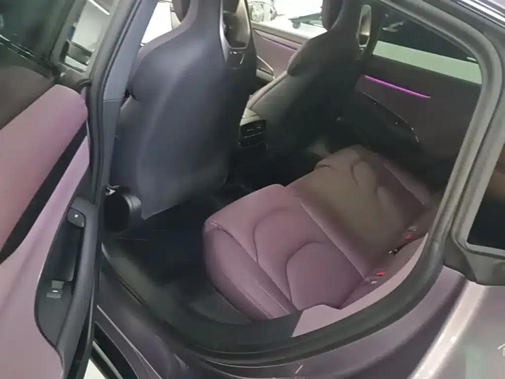 Xiaomi SU7 2024 Rear-Wheel Drive Long-Range Smart Driving Edition — миниатюра 17