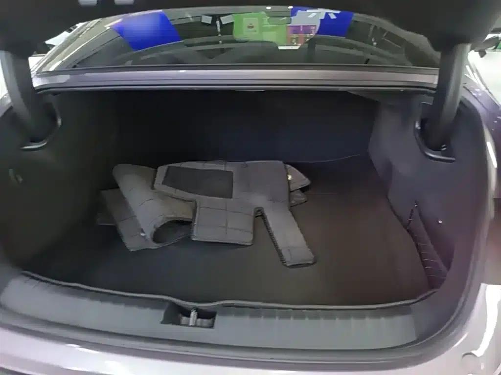 Xiaomi SU7 2024 Rear-Wheel Drive Long-Range Smart Driving Edition — миниатюра 19