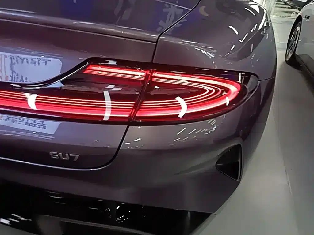 Xiaomi SU7 2024 Rear-Wheel Drive Long-Range Smart Driving Edition — миниатюра 8