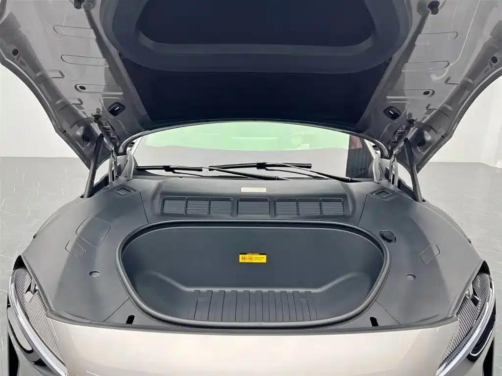 Xiaomi YU7 2025 Ultra-Long Battery Life All-Wheel Drive Pro Edition — миниатюра 12