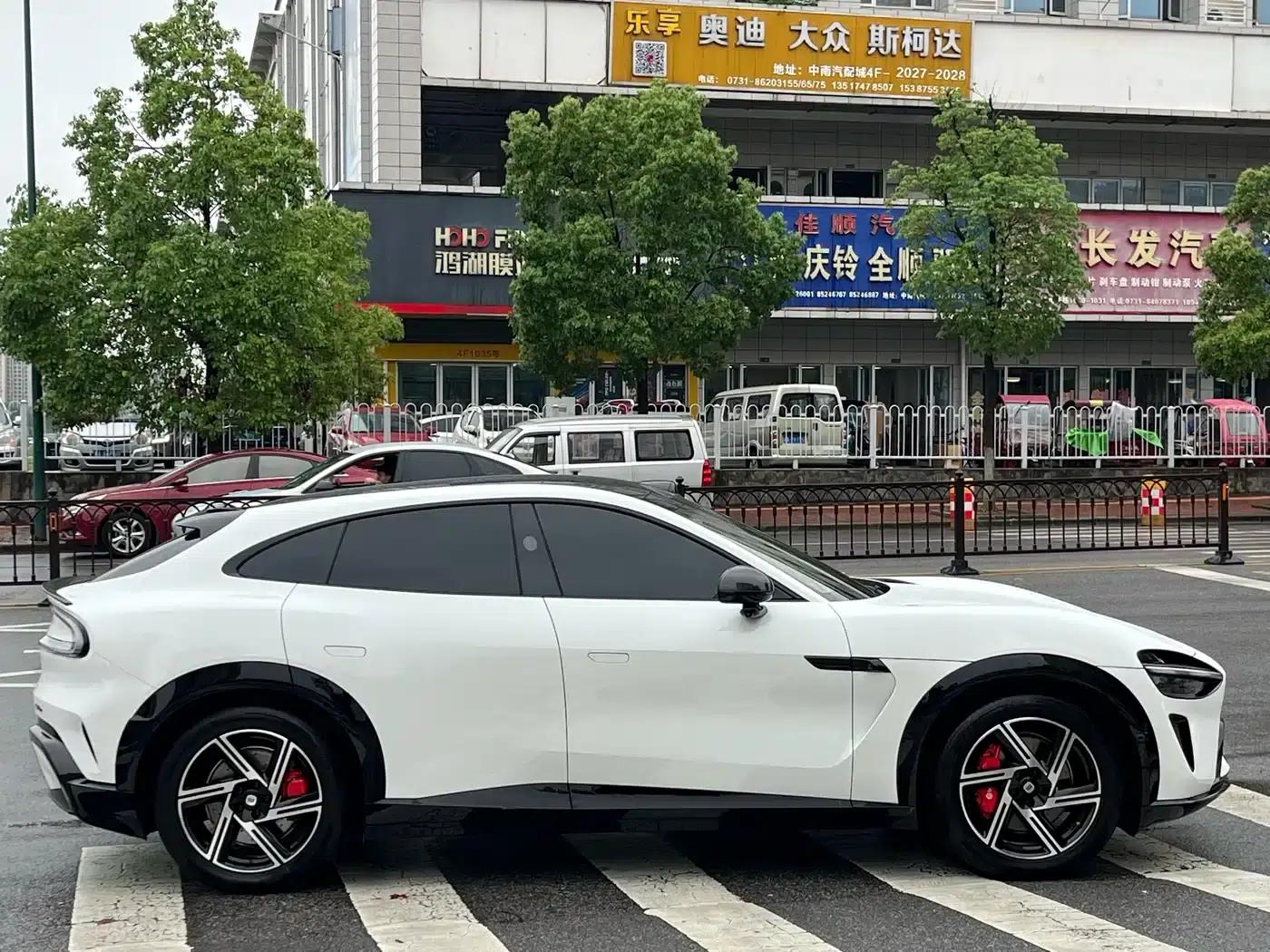 Xiaomi YU7 2025 Model: Long Battery Life, High-Performance All-Wheel Drive Max Edition — миниатюра 4