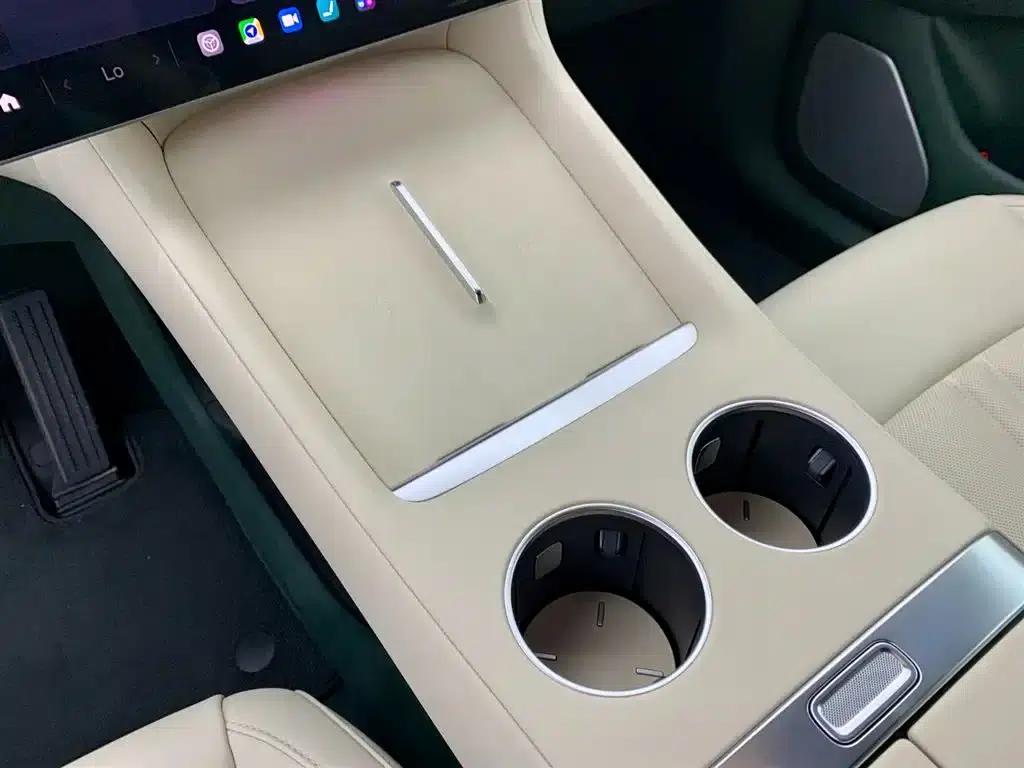 Xiaomi YU7 2025 Model: Long Battery Life, High-Performance All-Wheel Drive Max Edition — миниатюра 24