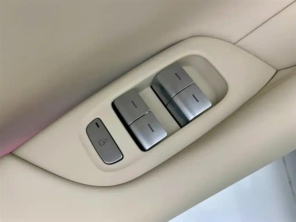 Xiaomi YU7 2025 Model: Long Battery Life, High-Performance All-Wheel Drive Max Edition — миниатюра 30
