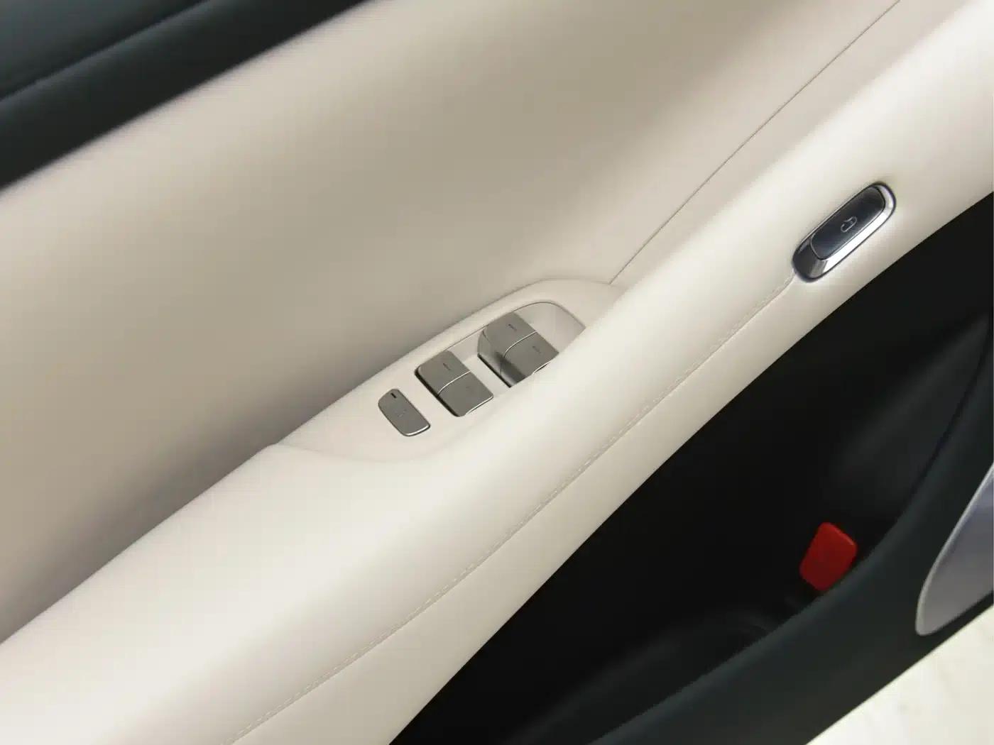 Xiaomi YU7 2025 Model: Long Battery Life, High-Performance All-Wheel Drive Max Edition — миниатюра 8