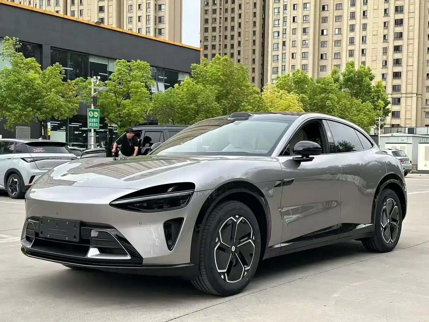 Xiaomi YU7 2025 Model - Long Battery Life Rear-Wheel Drive Edition — миниатюра 1