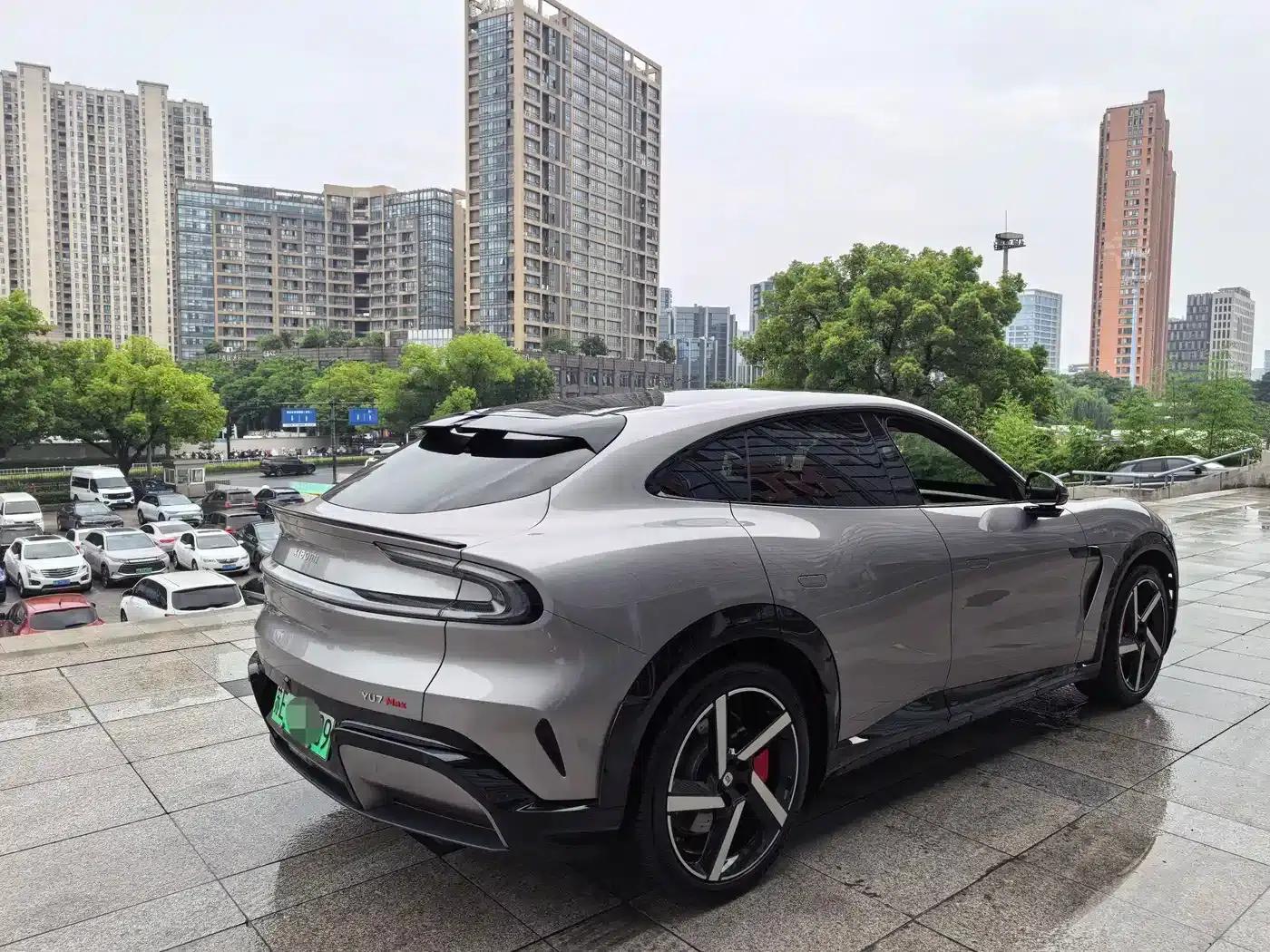 Xiaomi YU7 2025 Model: Long Battery Life, High-Performance All-Wheel Drive Max Edition — миниатюра 6