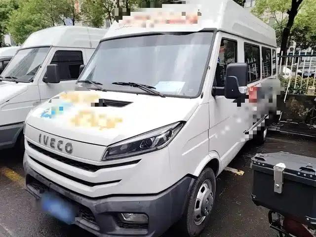Iveco DeYi 2025 2.5T A37M1 Multipurpose Passenger Vehicle, Mid-Wheelbase, Mid-Roof, Dual Tires