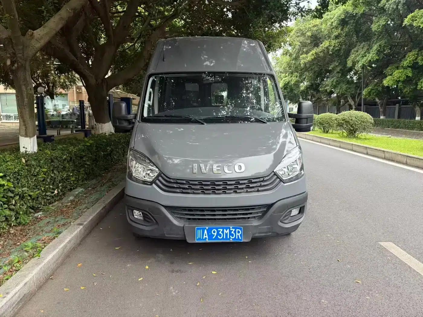 Iveco Daily 2021 3.0T Manual Commercial Long Wheelbase High Roof Side Sliding Door F1C — миниатюра 1