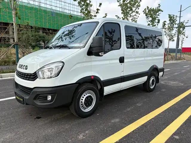 Iveco Daily 2021 2.0T Manual Short Wheelbase Low Roof Side Sliding Door F1A