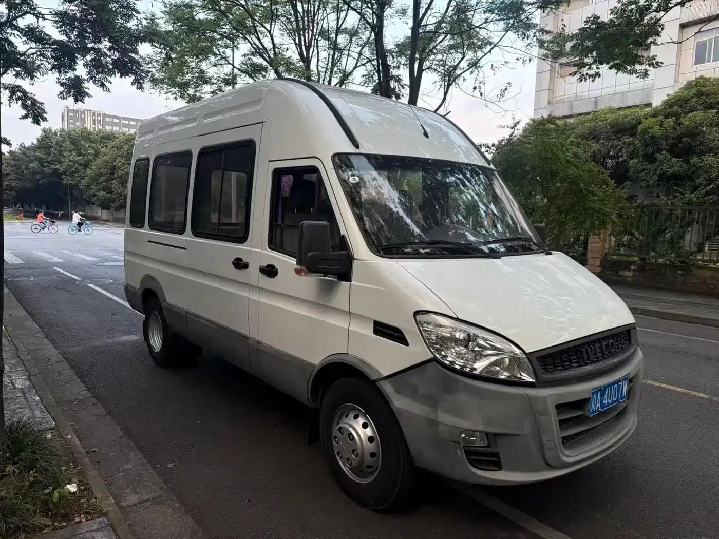 Iveco Baodi 2017 2.5T Classic A37 Bus, High Roof, 7 Seats, 47Z5 — миниатюра 2