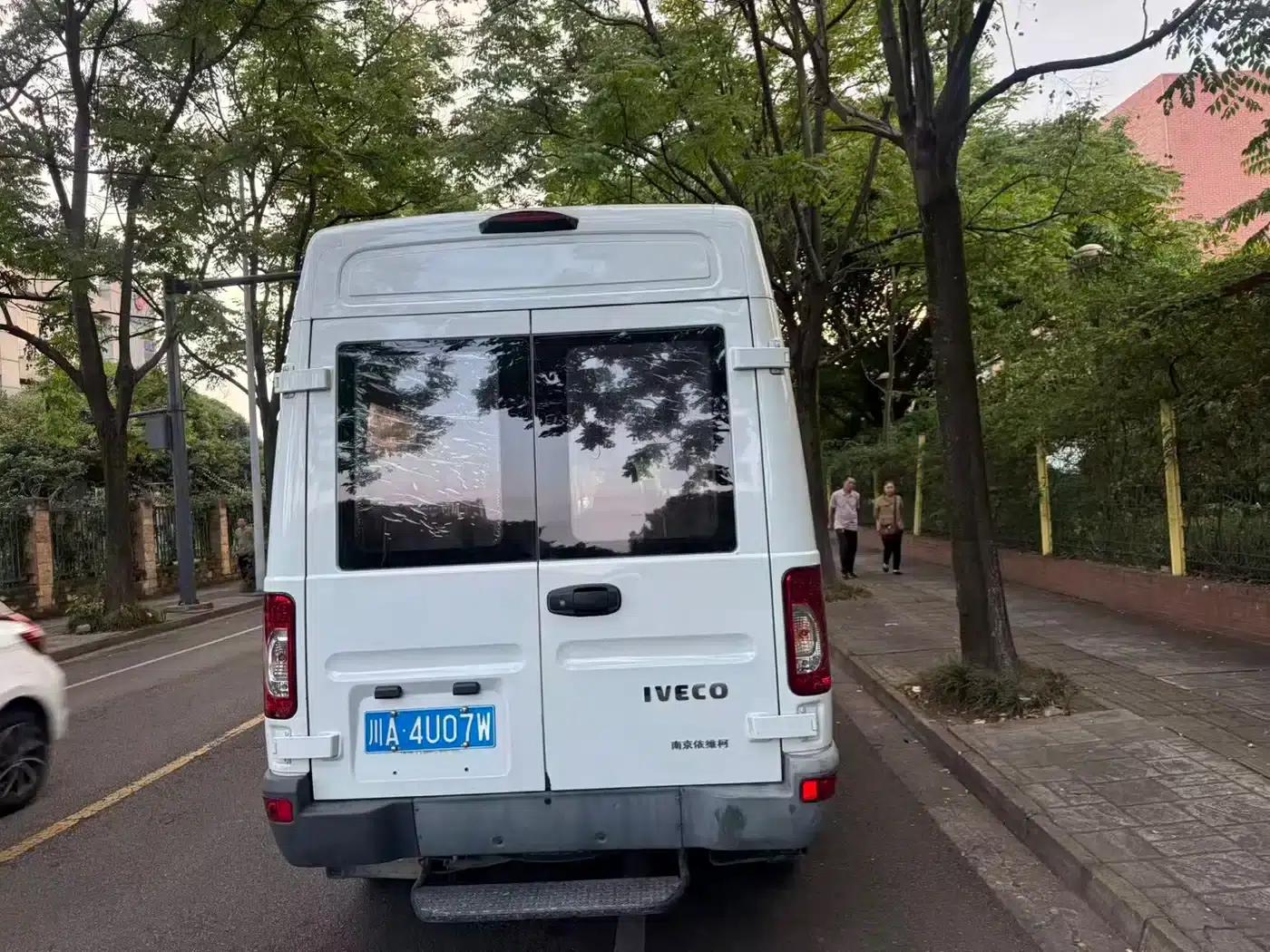 Iveco Baodi 2017 2.5T Classic A37 Bus, High Roof, 7 Seats, 47Z5 — миниатюра 3