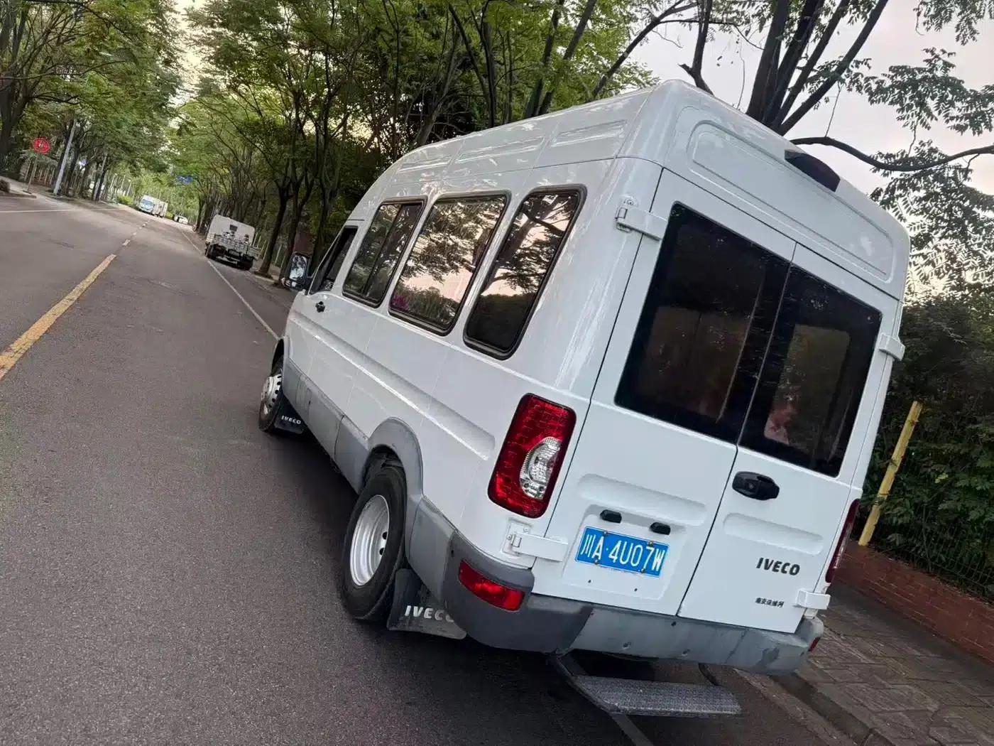 Iveco Baodi 2017 2.5T Classic A37 Bus, High Roof, 7 Seats, 47Z5 — миниатюра 4