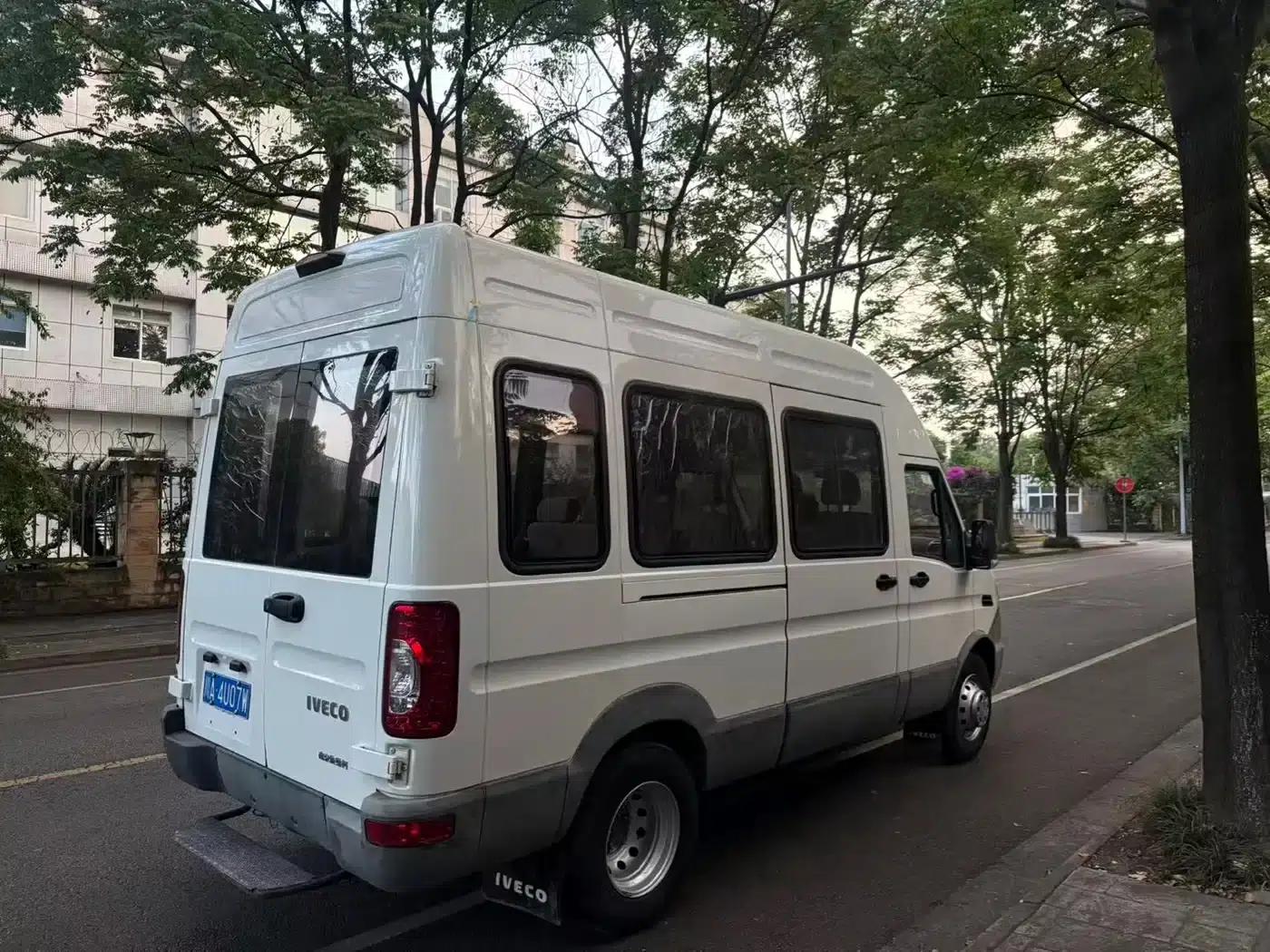 Iveco Baodi 2017 2.5T Classic A37 Bus, High Roof, 7 Seats, 47Z5 — миниатюра 5
