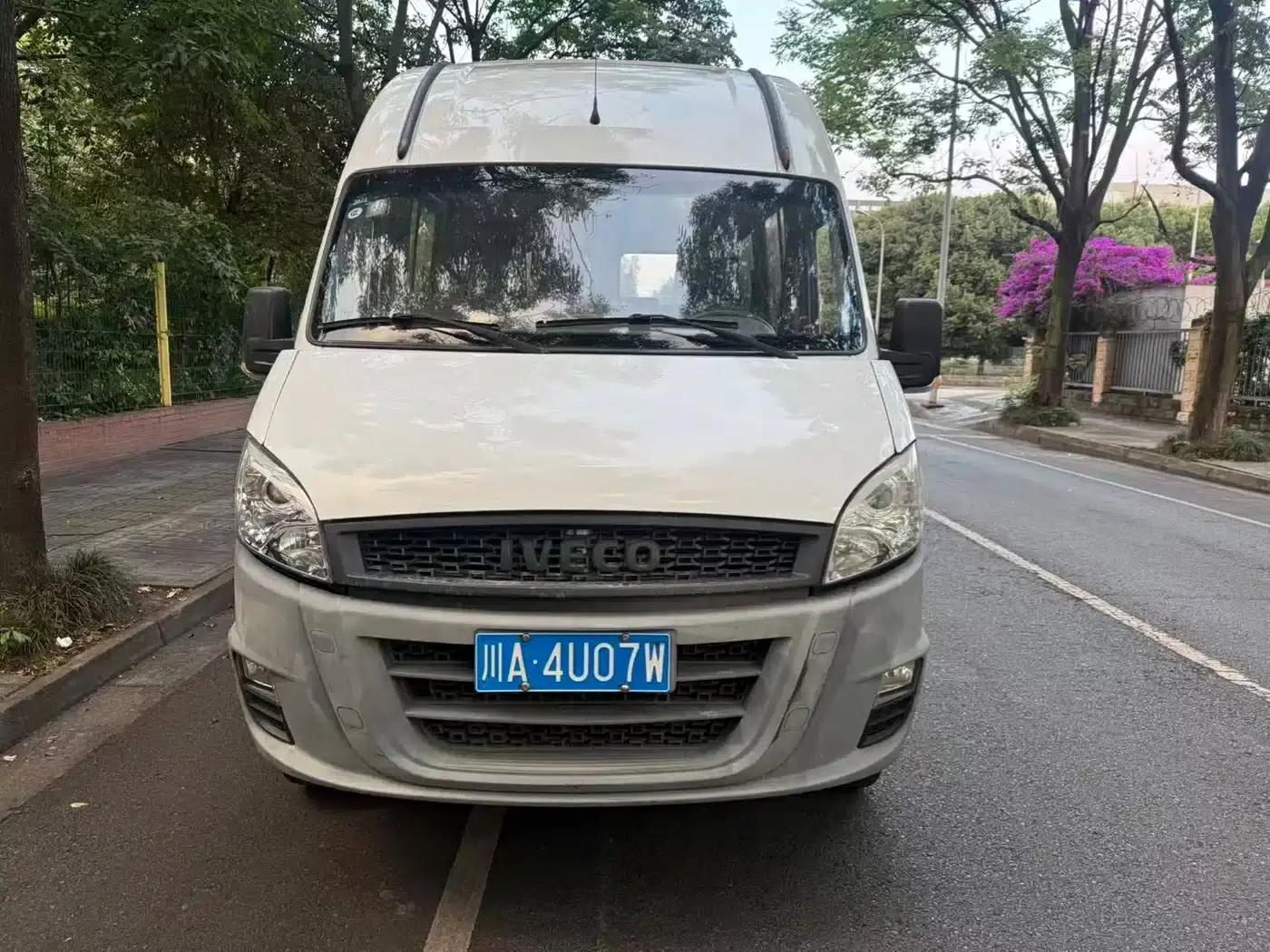 Iveco Baodi 2017 2.5T Classic A37 Bus, High Roof, 7 Seats, 47Z5 — миниатюра 6