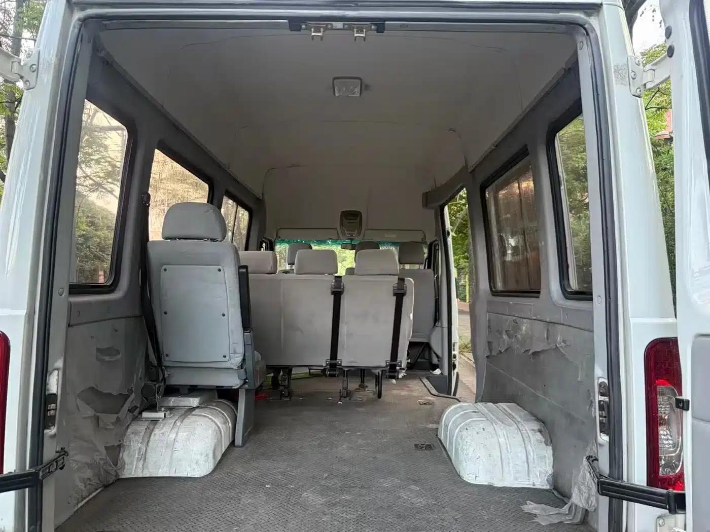 Iveco Baodi 2017 2.5T Classic A37 Bus, High Roof, 7 Seats, 47Z5 — миниатюра 8