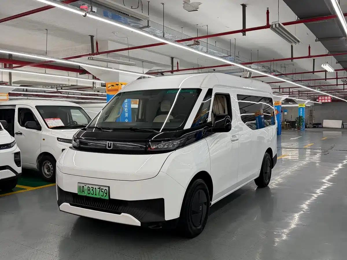 2024 Long Range Super VAN, Short Wheelbase, Mid-Roof, 66kWh — миниатюра 1