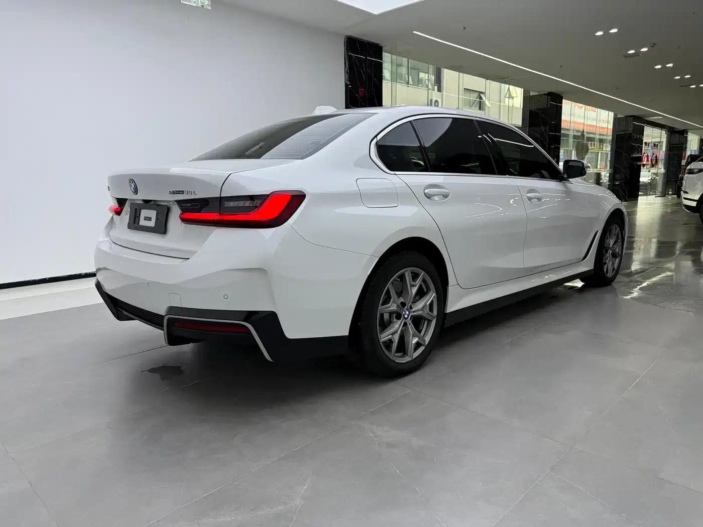 BMW i3 2025 eDrive 35 L — миниатюра 3