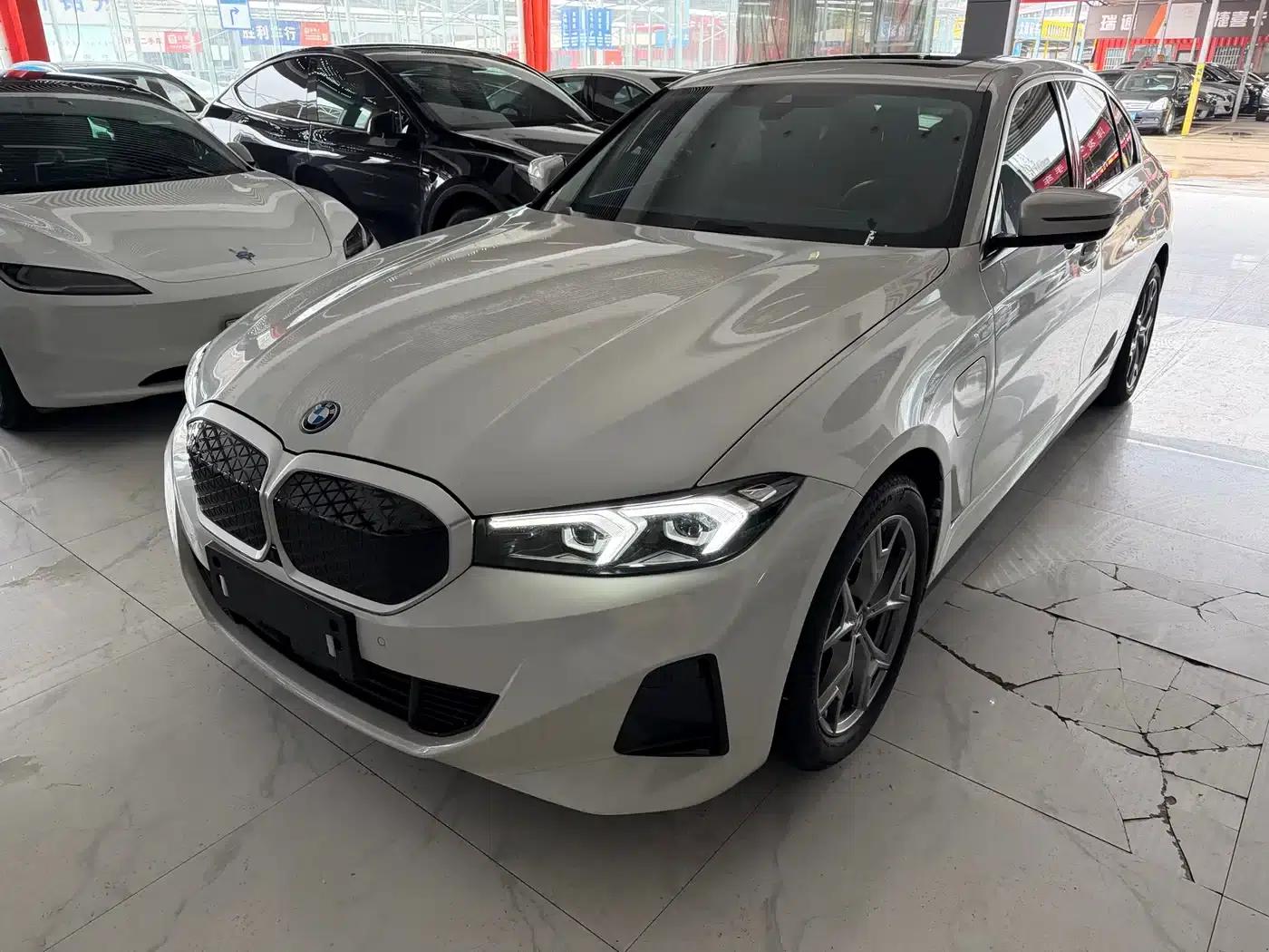 BMW i3 2025 eDrive 35 L — миниатюра 1