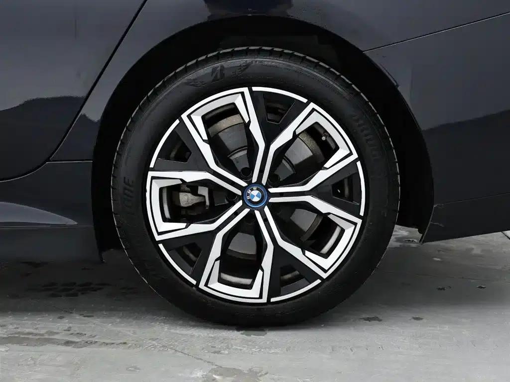 BMW i3 2022 eDrive 35L — миниатюра 9