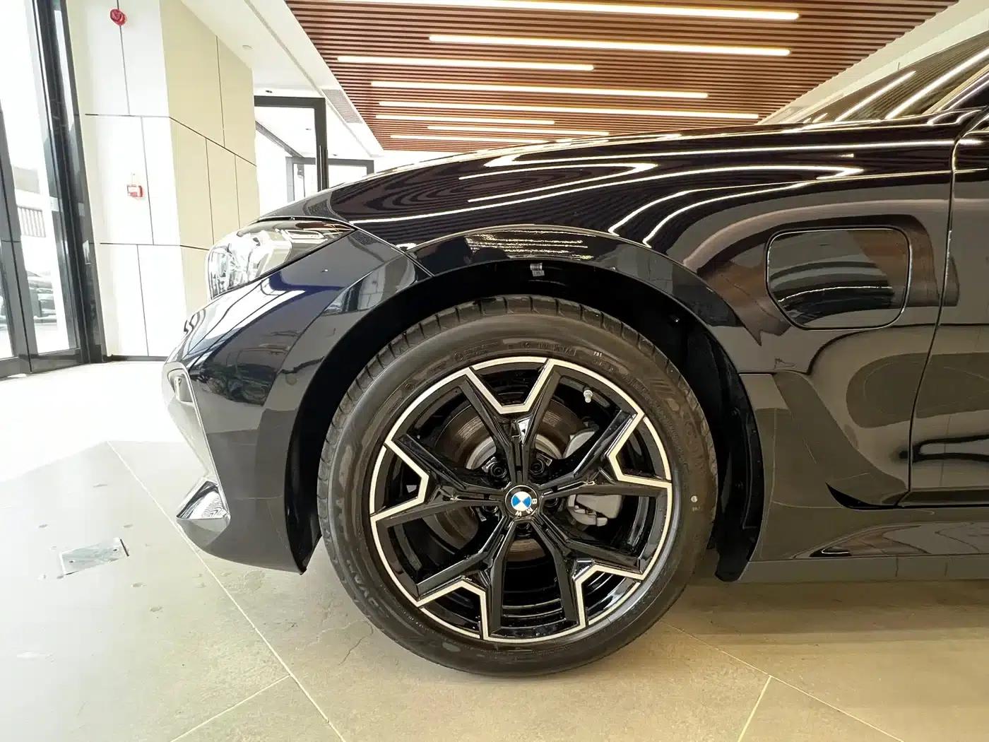 BMW i3 2026 eDrive 40 L Shadow Edition — миниатюра 4