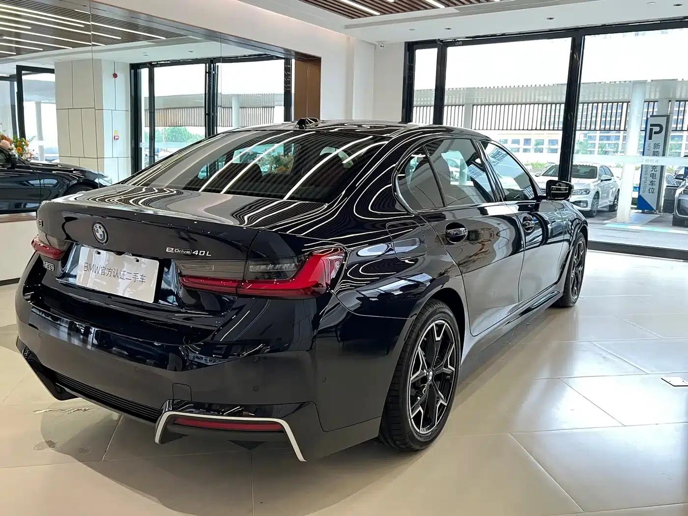 BMW i3 2026 eDrive 40 L Shadow Edition — миниатюра 6