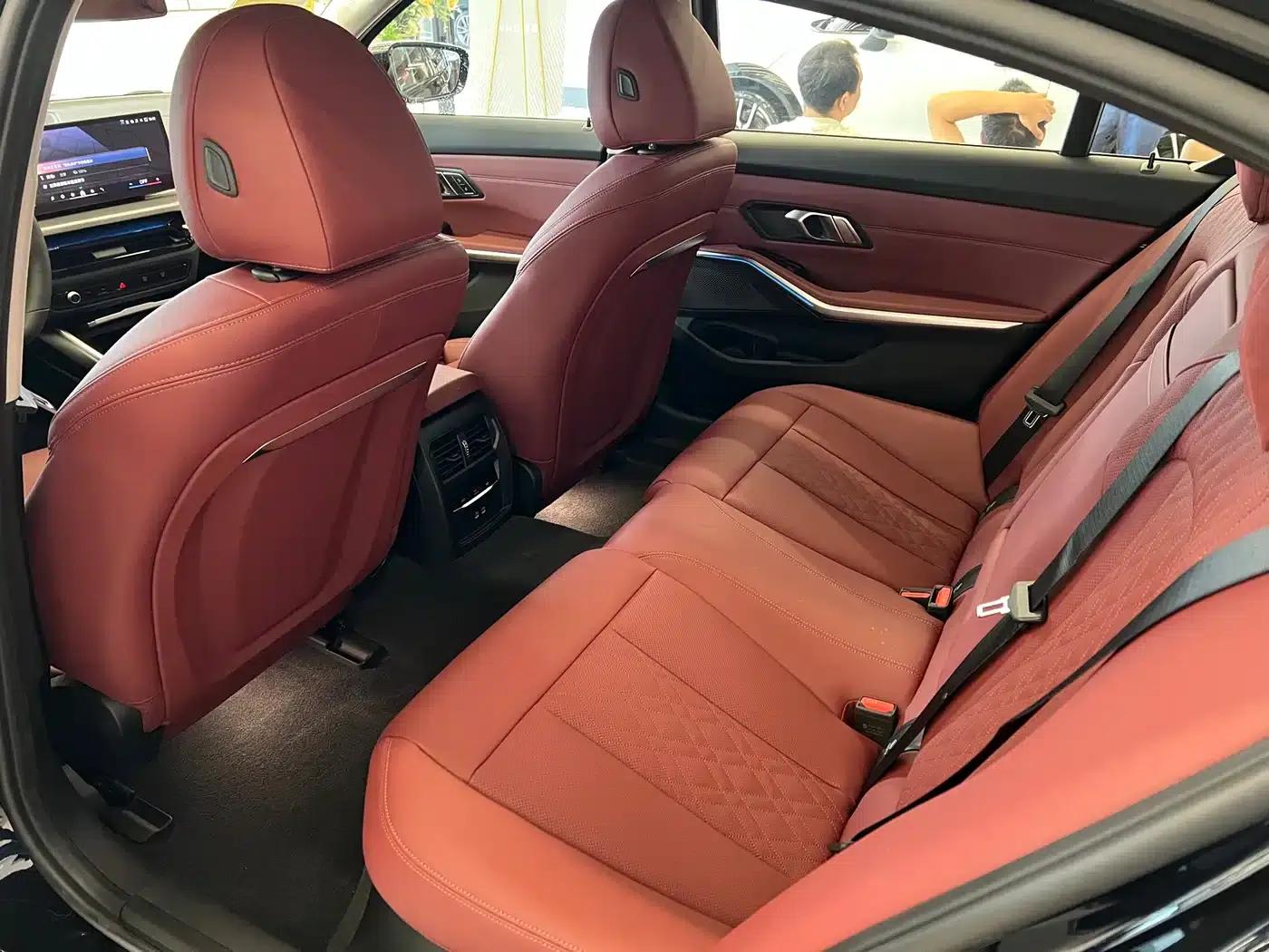 BMW i3 2026 eDrive 40 L Shadow Edition — миниатюра 9
